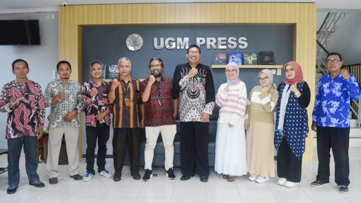 UI Publishing Belajar tentang Proses Administrasi dan Marketing serta Perkuat Kerjasama dengan UGM Press